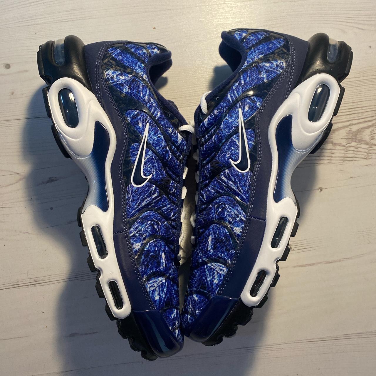 navy blue air max plus tn
