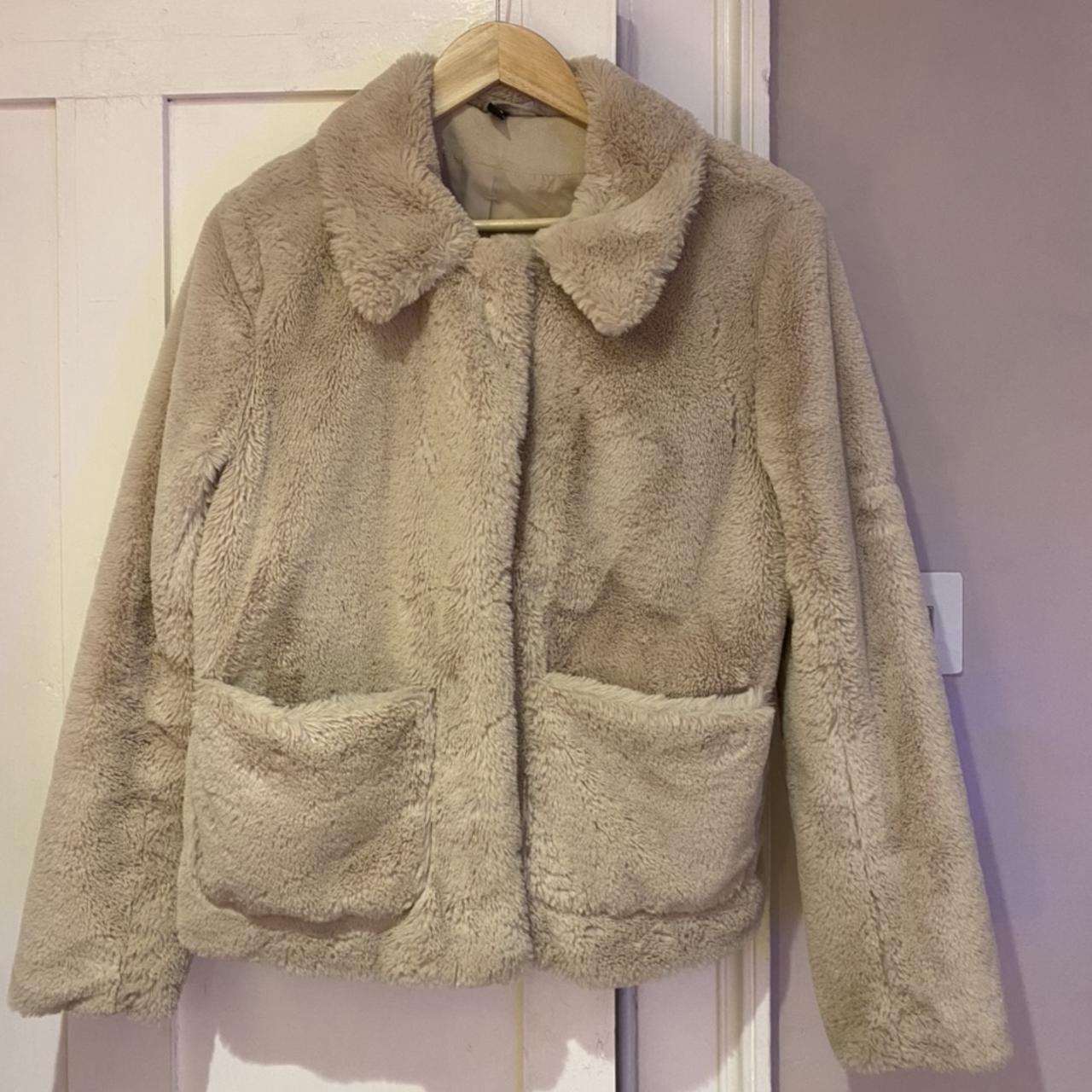 H and outlet m cream coat