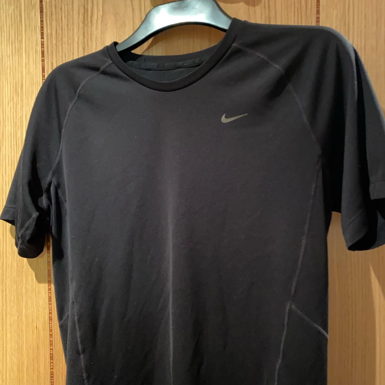 Nike Men's Black T-shirt | Depop