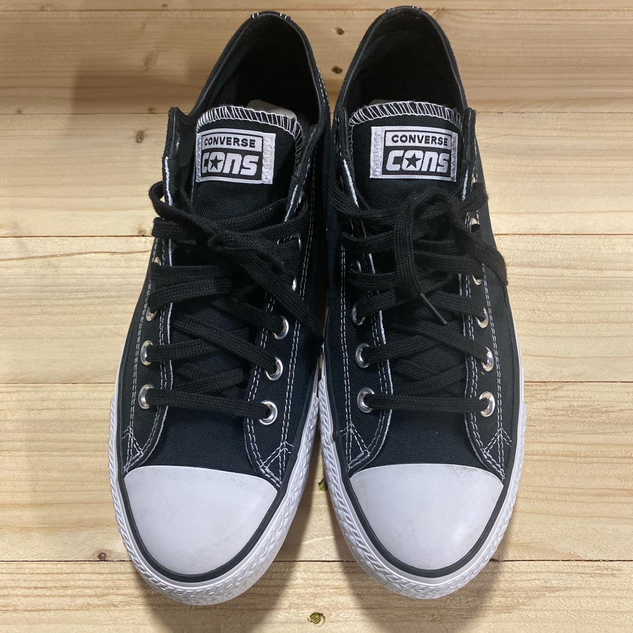 Converse Men's Black and White Trainers (3)