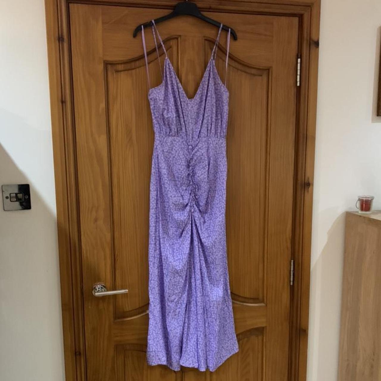 Lilac floral Zara midi dress, with ruched detailing... Depop