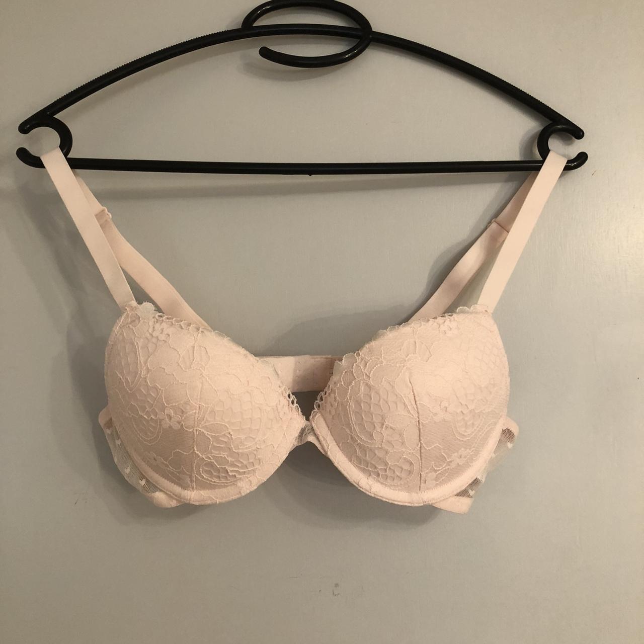 ✨bra size: 75A h&m never worn, therefore it is in - Depop