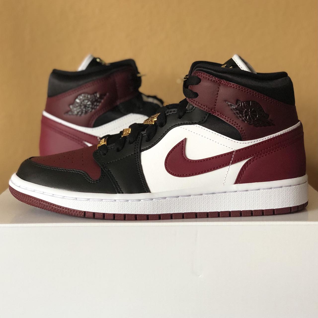 jordan 1 mid 37.5
