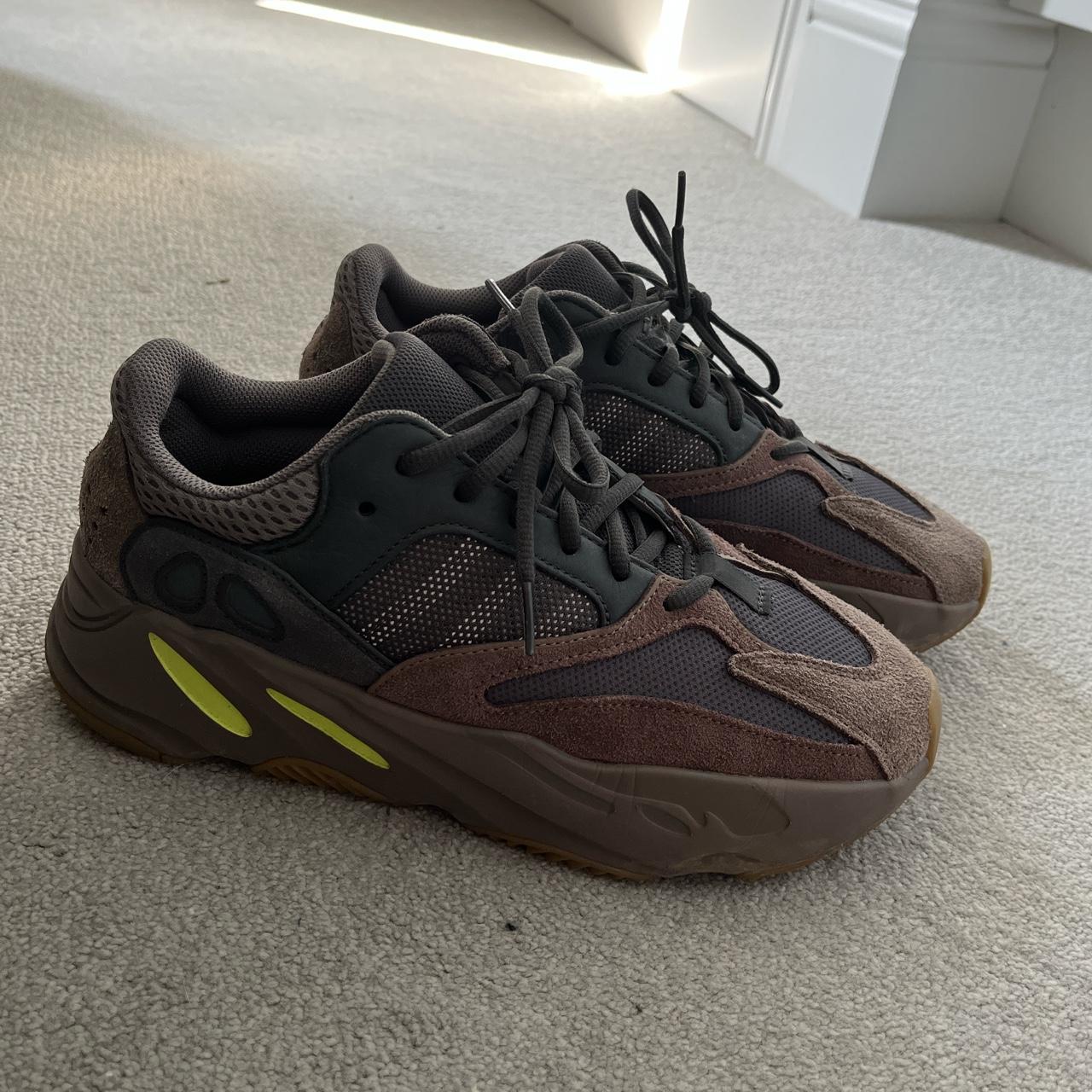 Burgundy yeezy hot sale 700