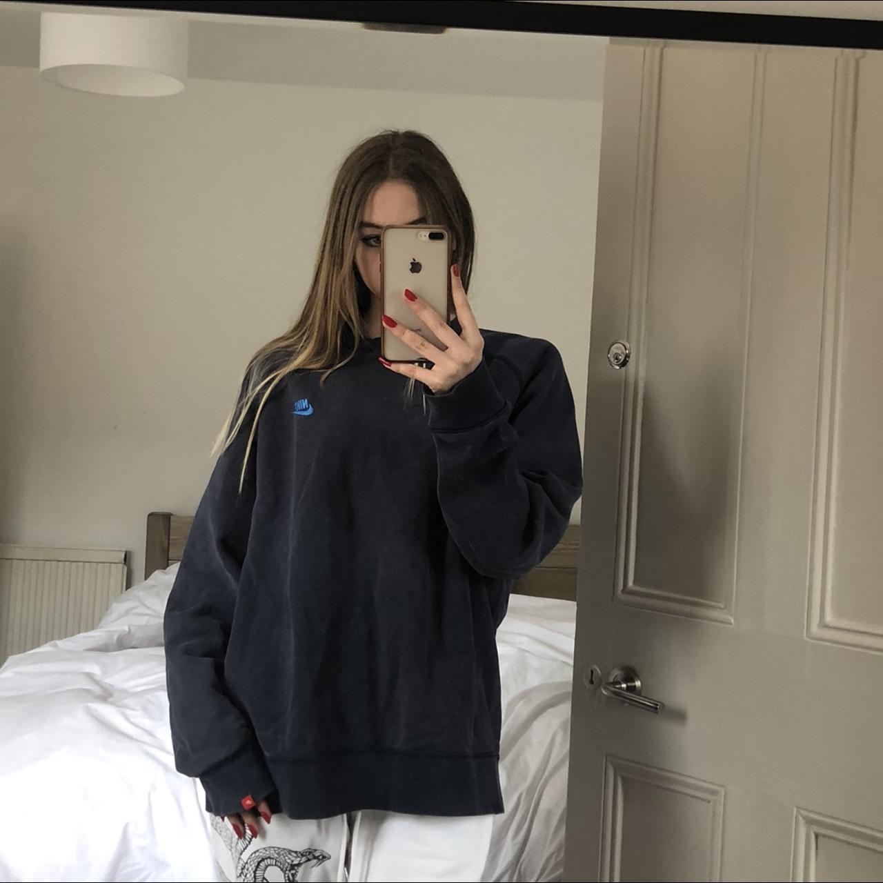 womens navy blue nike shirt