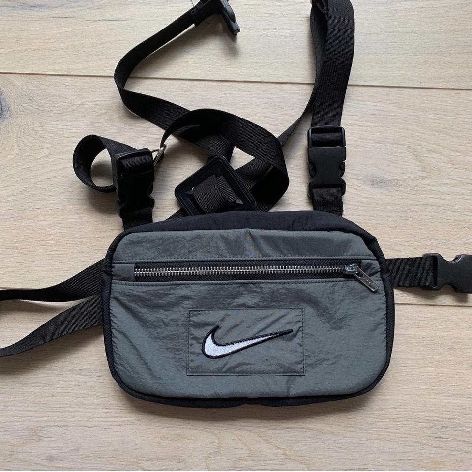 Miljard Trolley heldin Nike chest rig bag technical custom by... - Depop