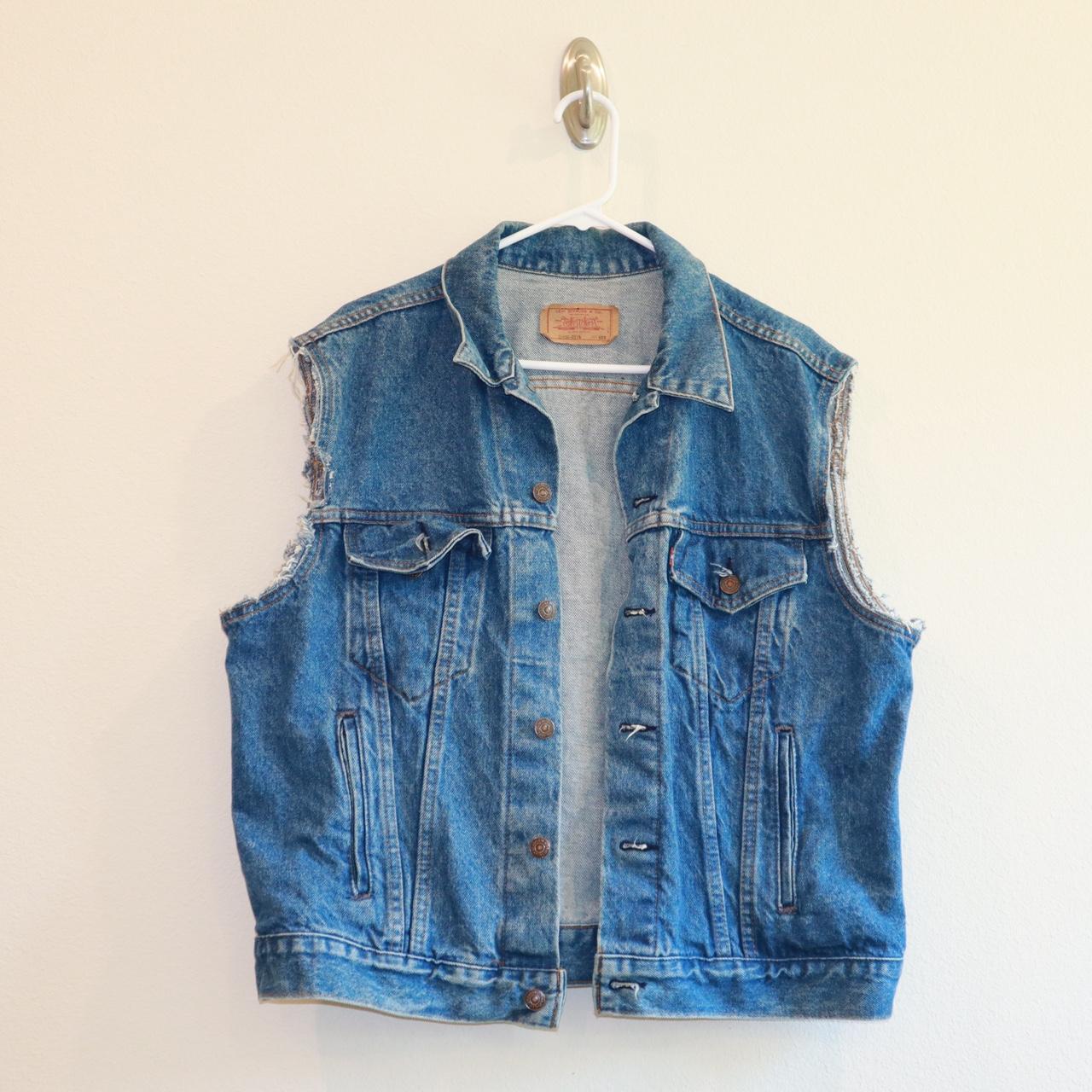 Vintage 80s denim vest from Levis! So cute to... - Depop