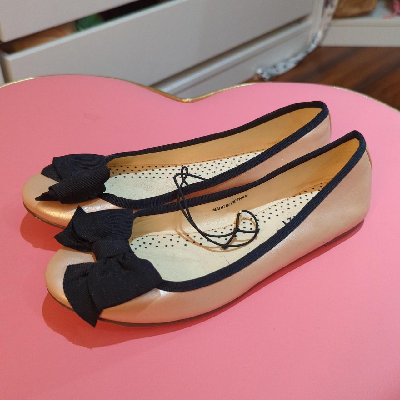 Forever 21 peach nude flats black bow size 6 never... - Depop