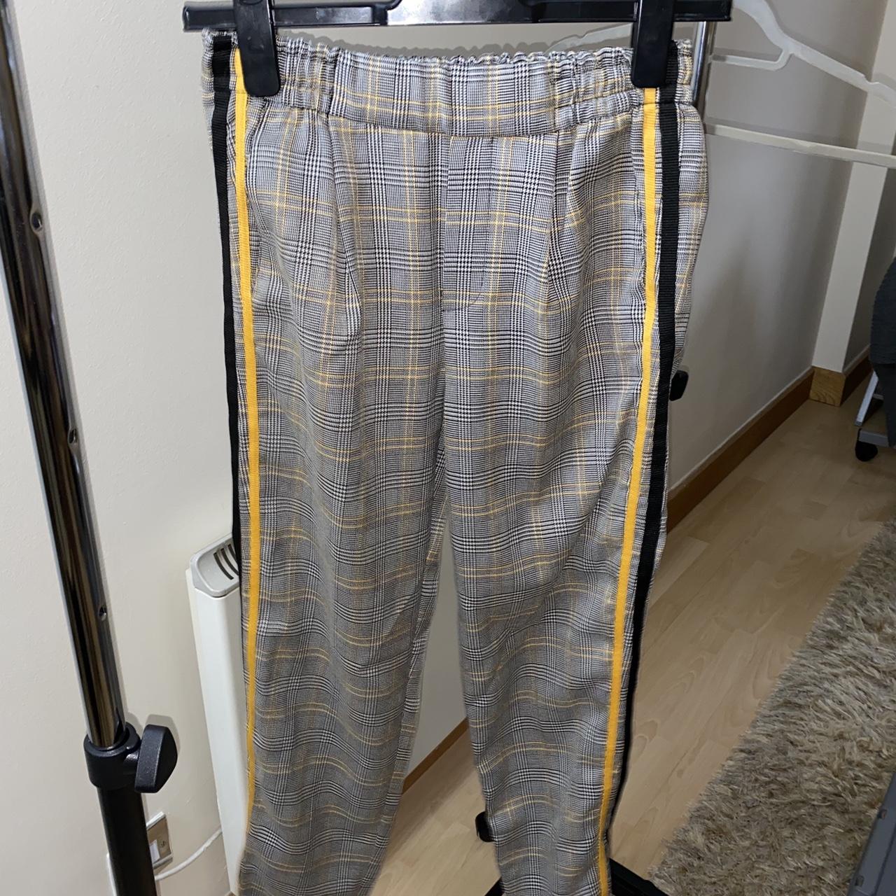 Plaid pants best sale with yellow stripe