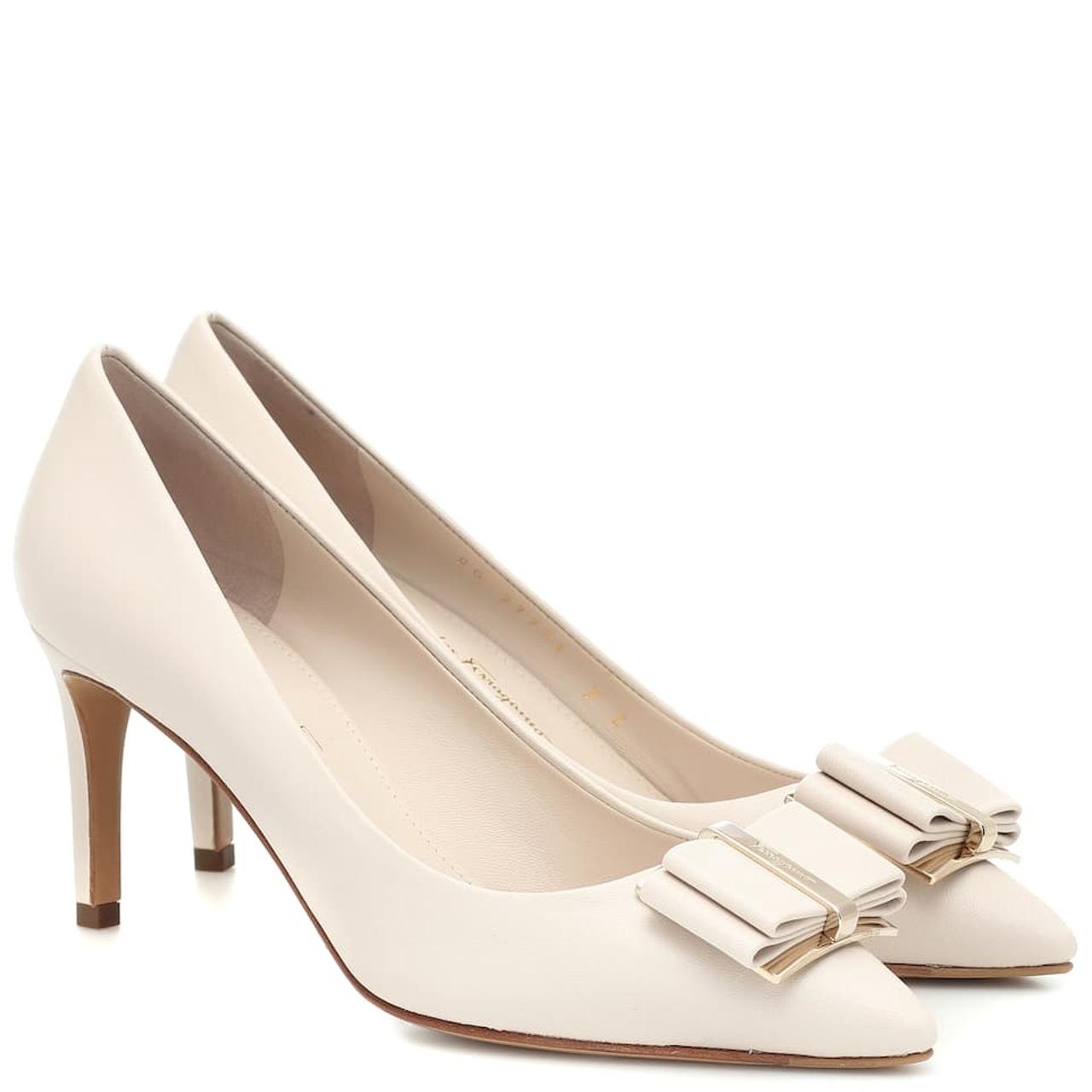 ferragamo nude pumps