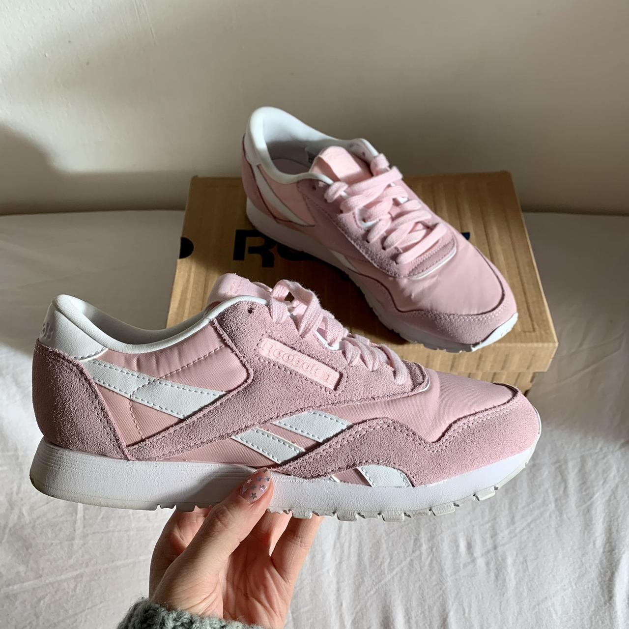 REEBOK Classic Pink Suede trainers size UK 4.