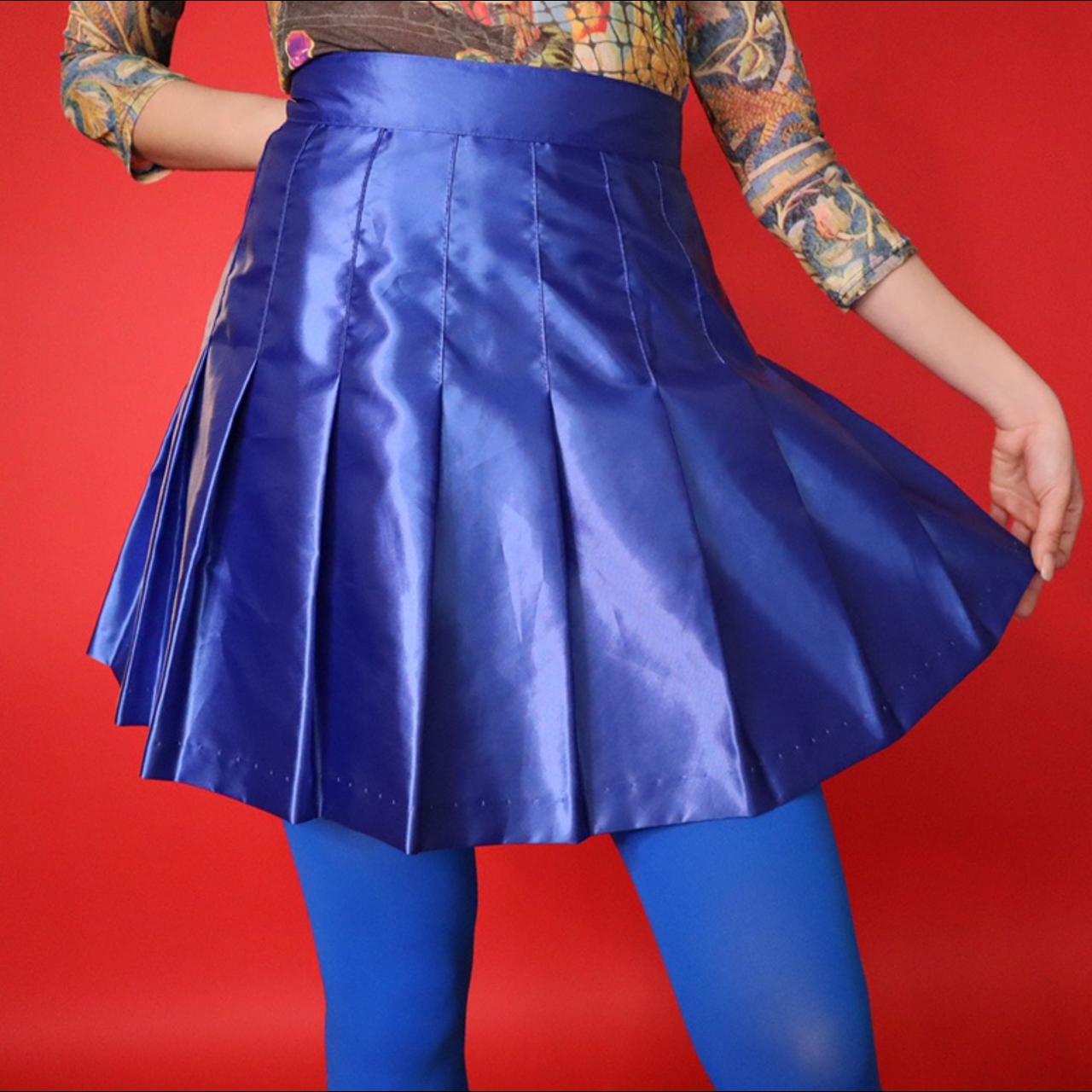 Royal blue shiny pleated skirt ★★, Beautifully, well...