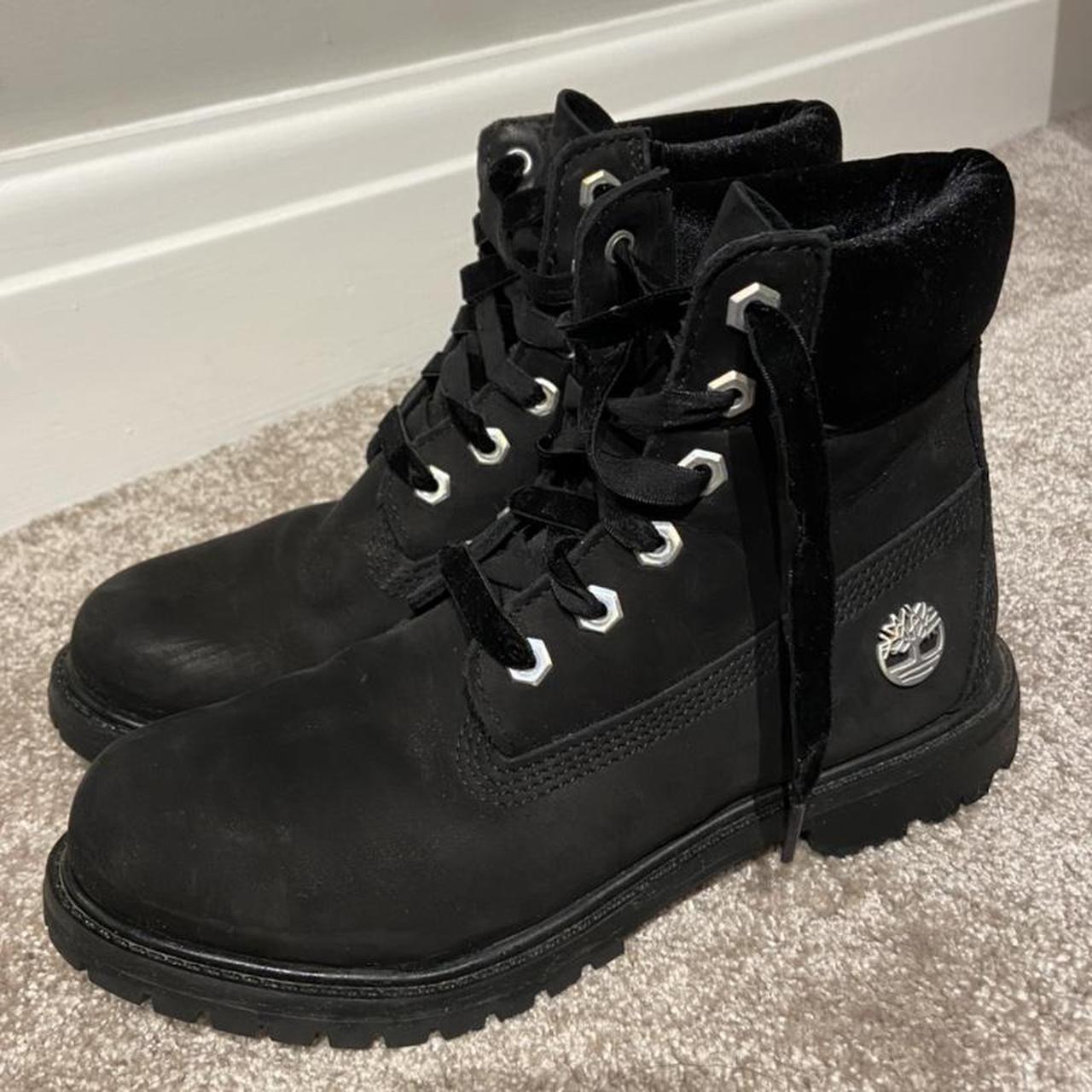 Timberland black online velvet