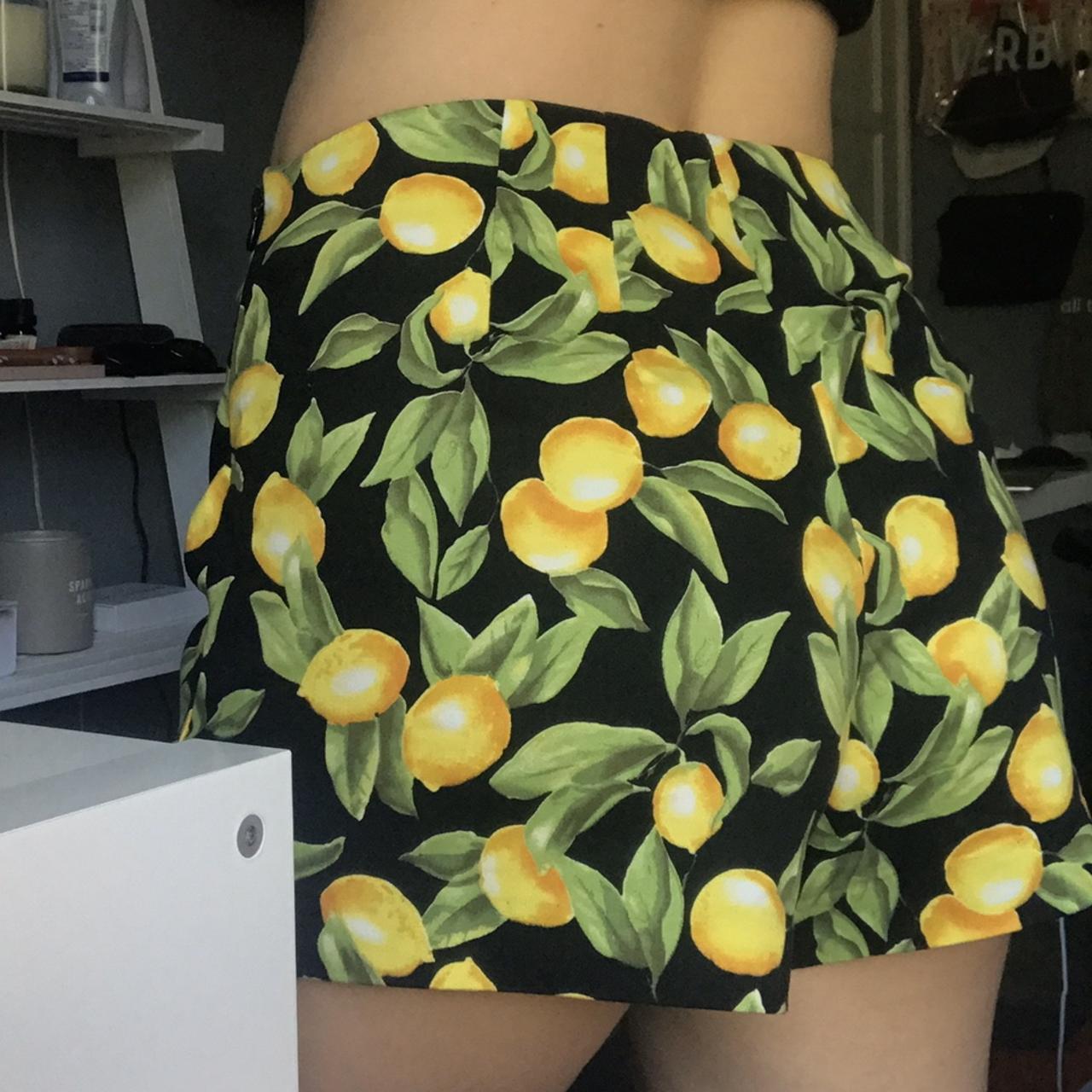 forever 21 lemon shorts