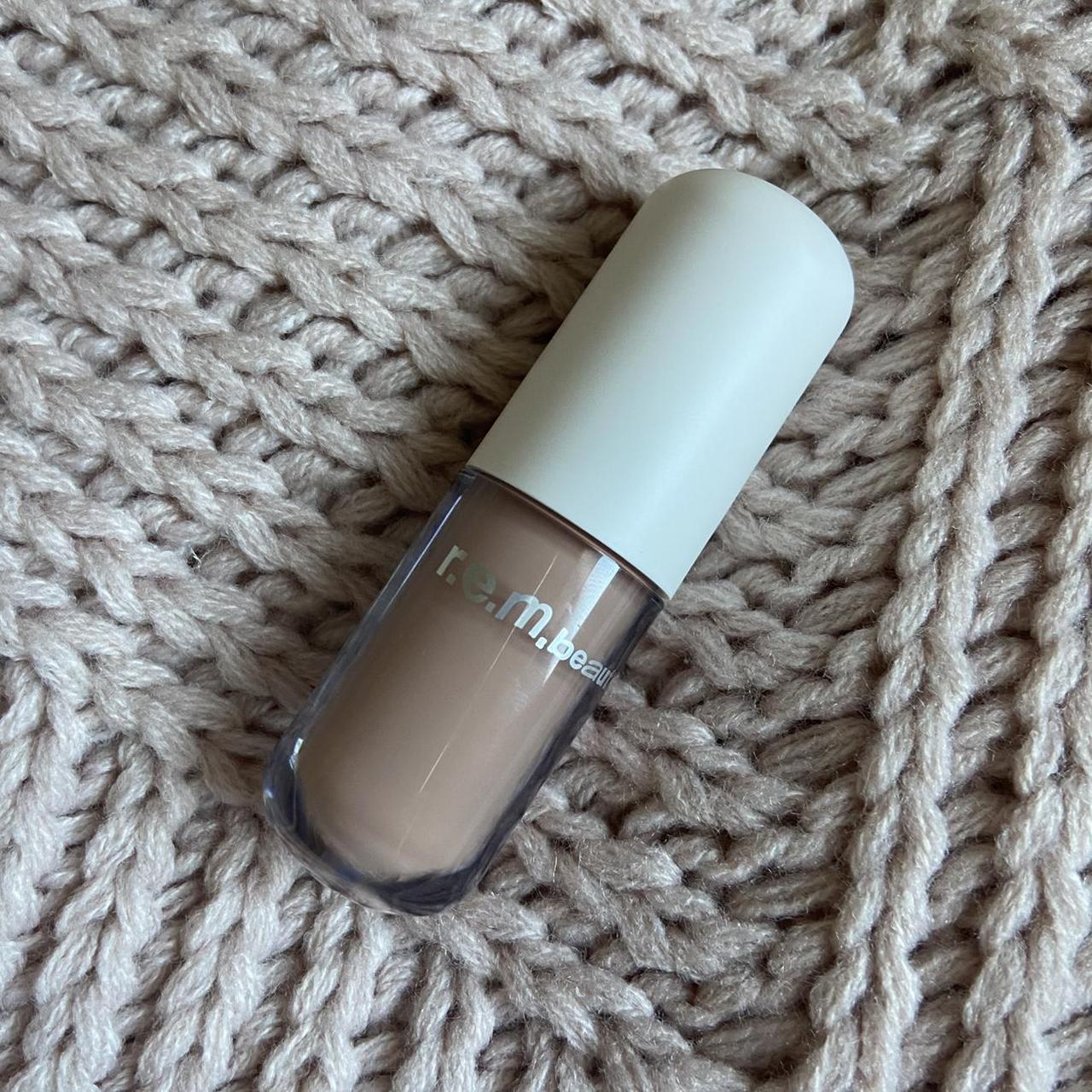 ariana grande rem beauty liquid eyeshadow 💁🏼‍♀️ shade Depop