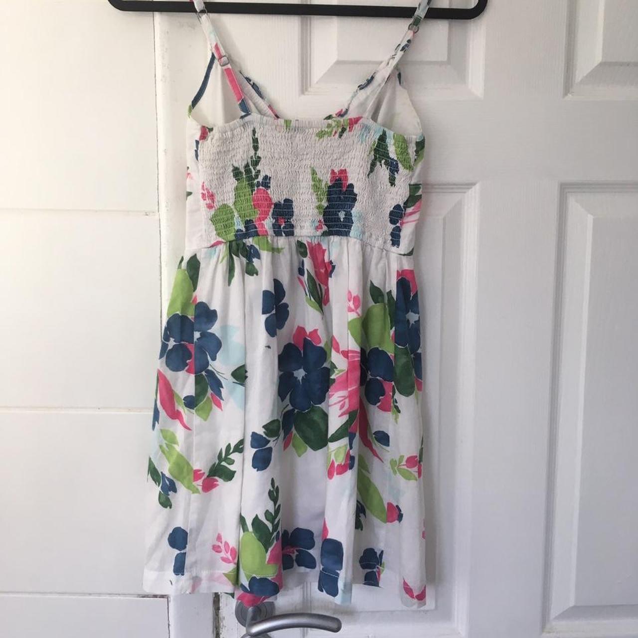 Cute Hollister floral dress, size small. Free... - Depop