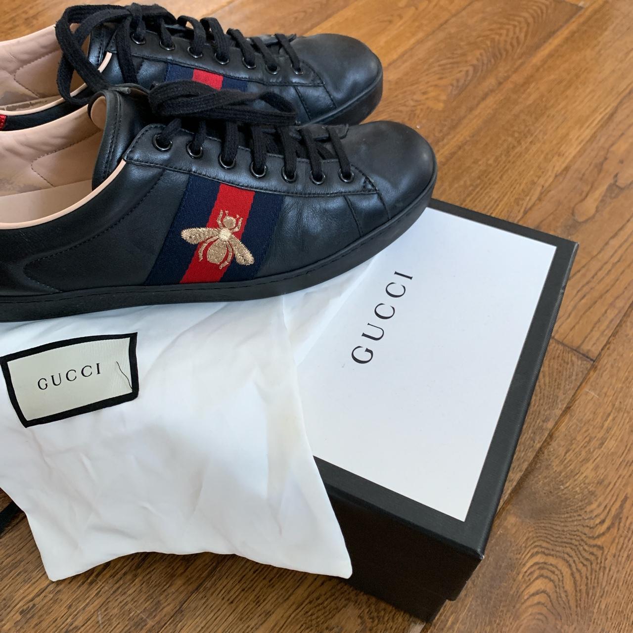 Black gucci shoes with wasp Size 9 Worn a few times... - Depop