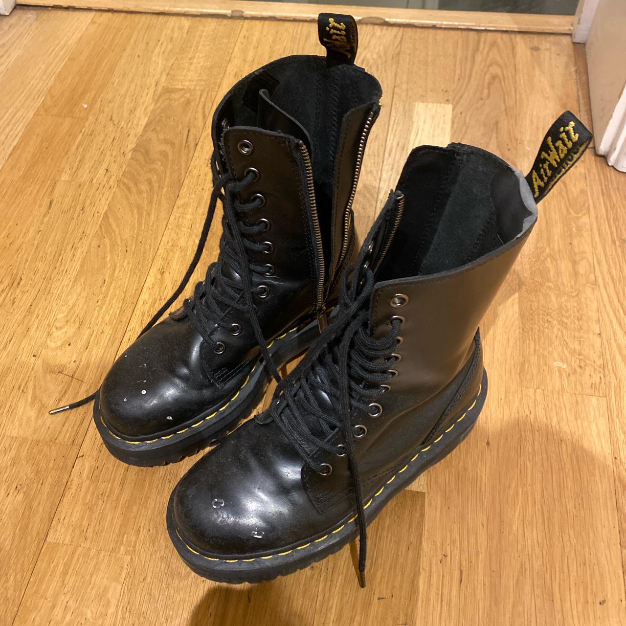 Doc marten outlet boots size 4