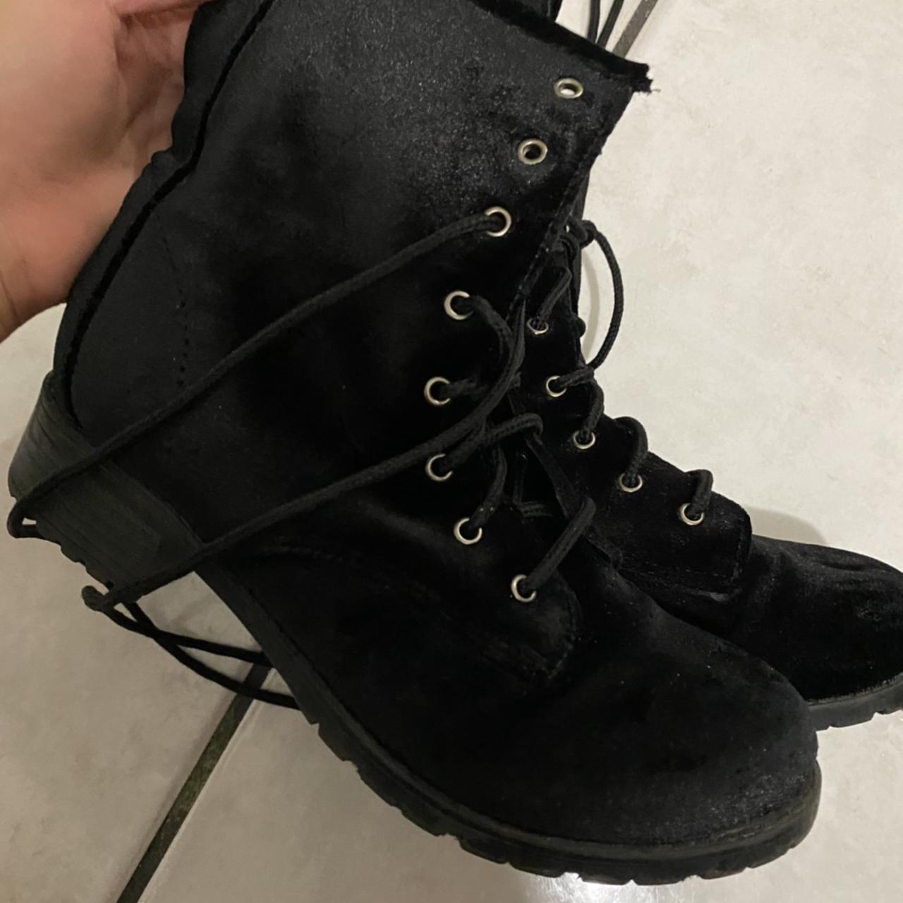 tie up combat boots