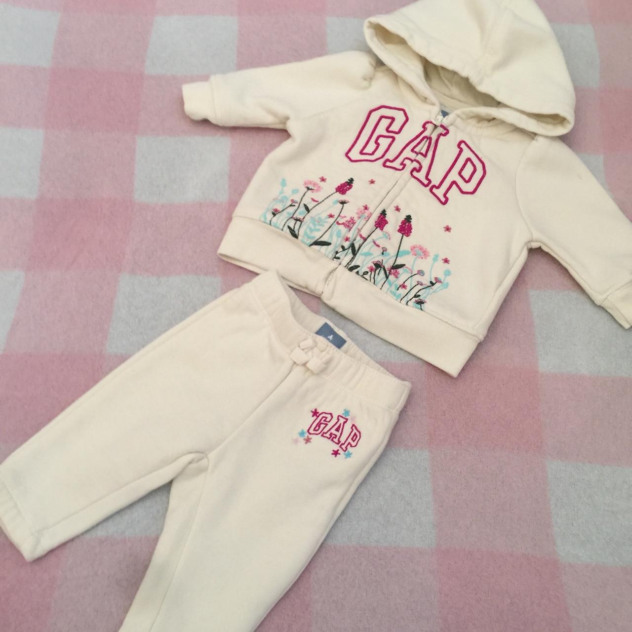 Baby girl shop gap tracksuit