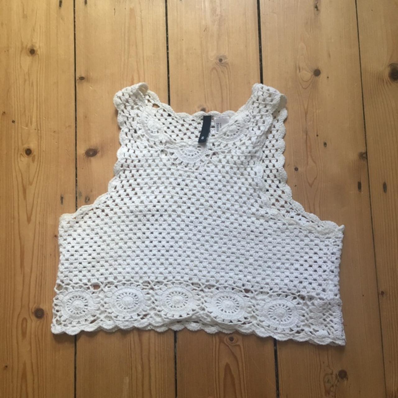 H&M Women's Crop-top | Depop