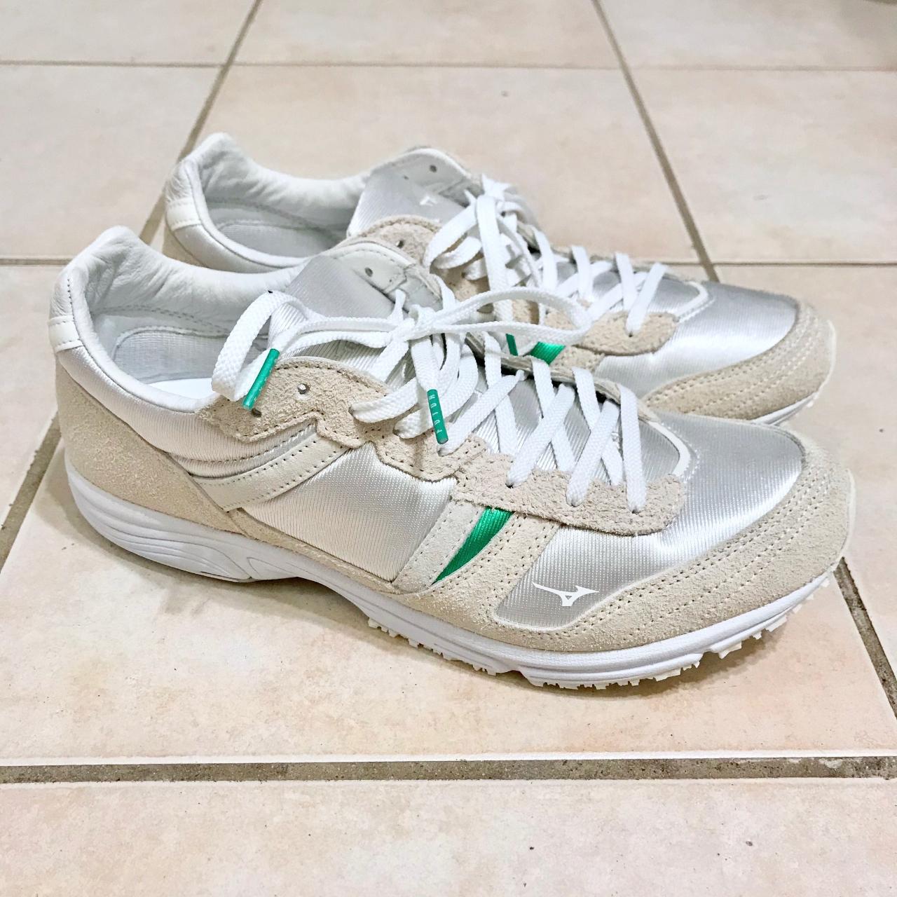 Mizuno retro store trainers