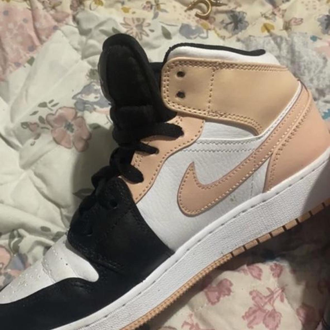 womens jordan 1 black and pink