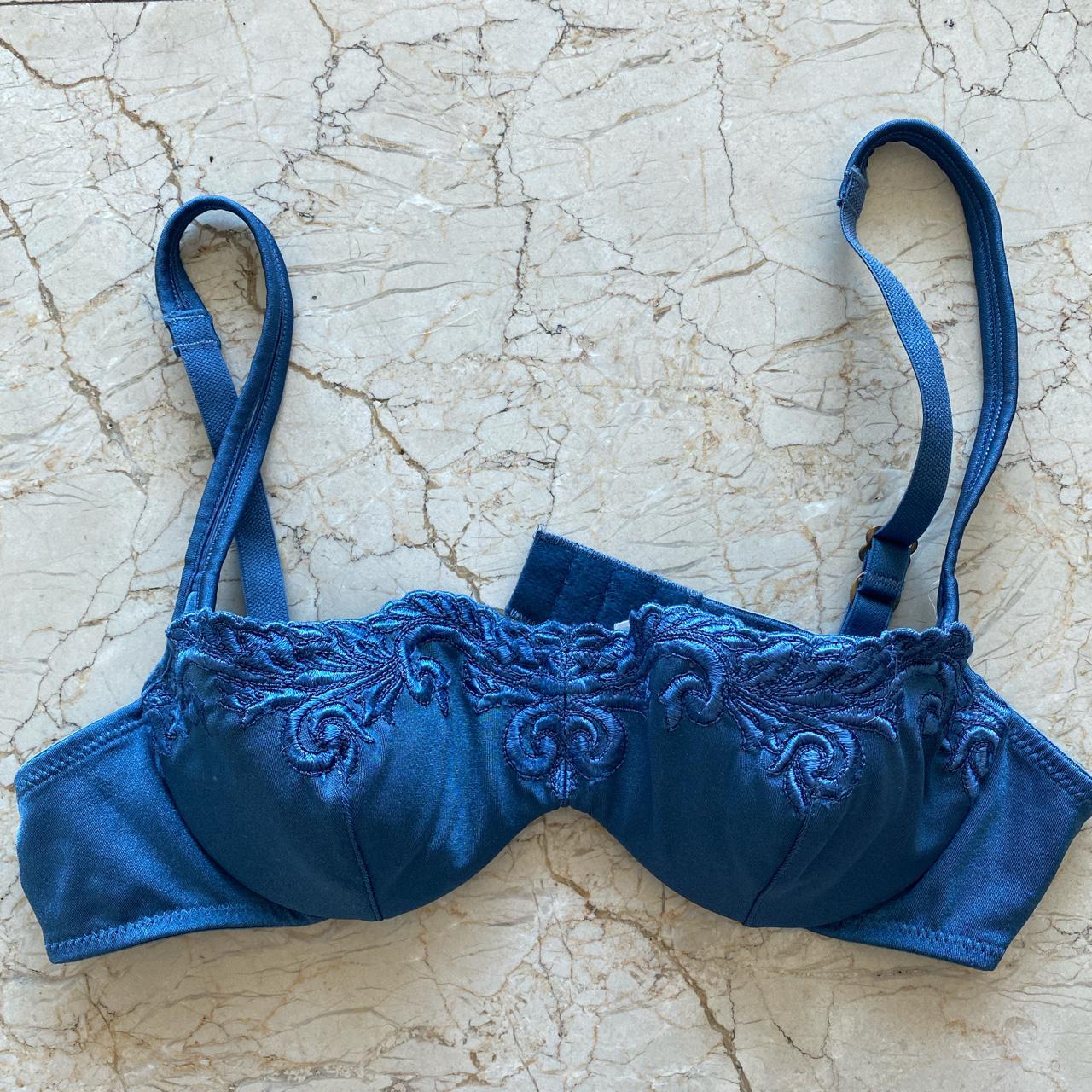 Natori Women's Blue and Navy Bra | Depop