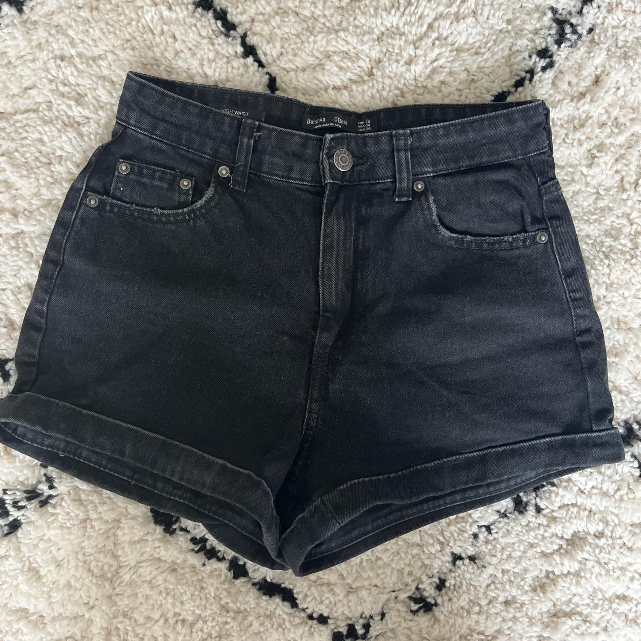 Bershka Women's Black Shorts | Depop