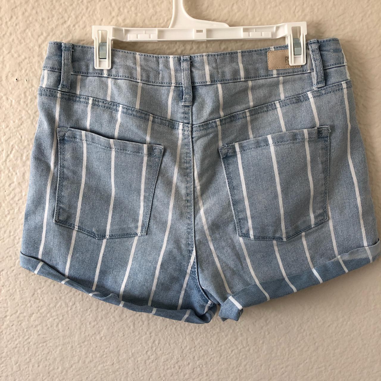 PacSun Women's Blue and White Shorts | Depop