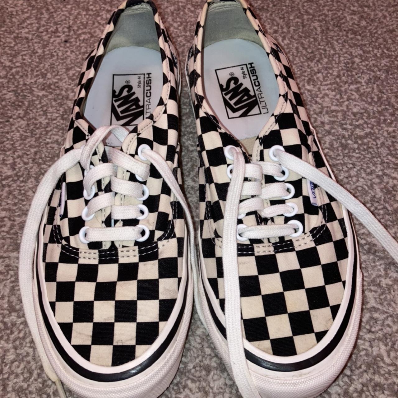 vans checkered pumps