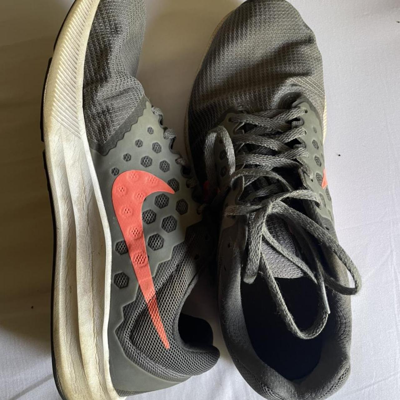 ladies grey nike running trainers