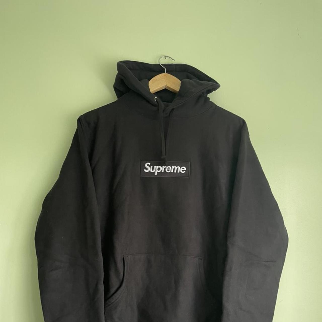 Supreme bogo hoodie! Has been worn a good amount - Depop