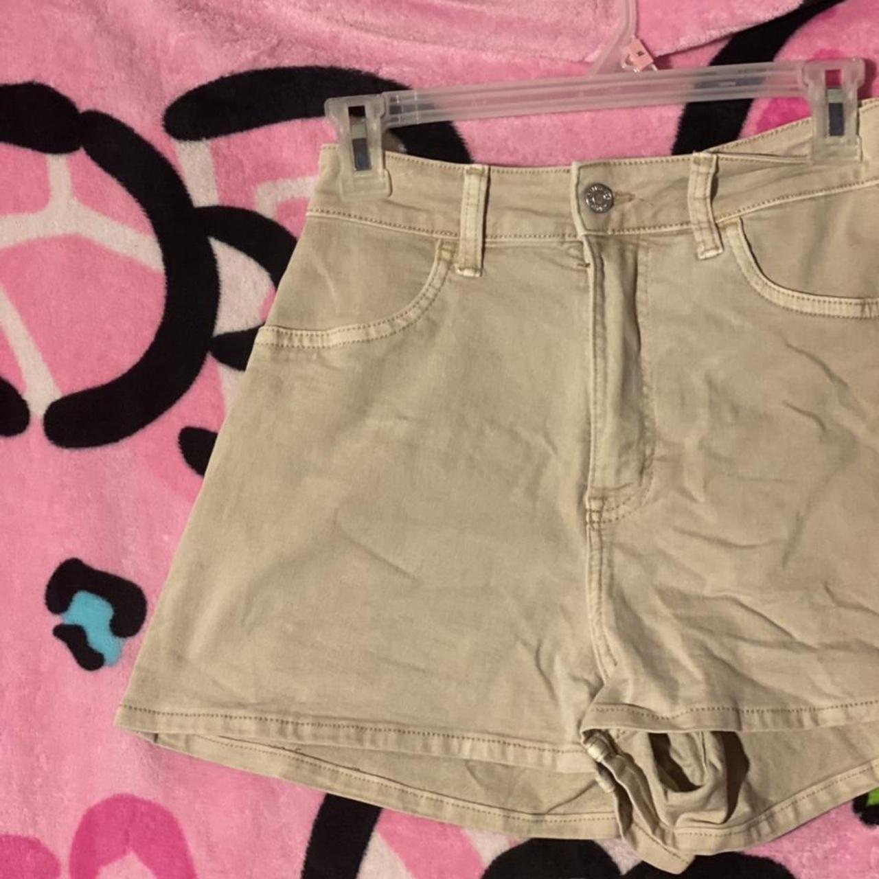 H&M Women's Tan Shorts Depop
