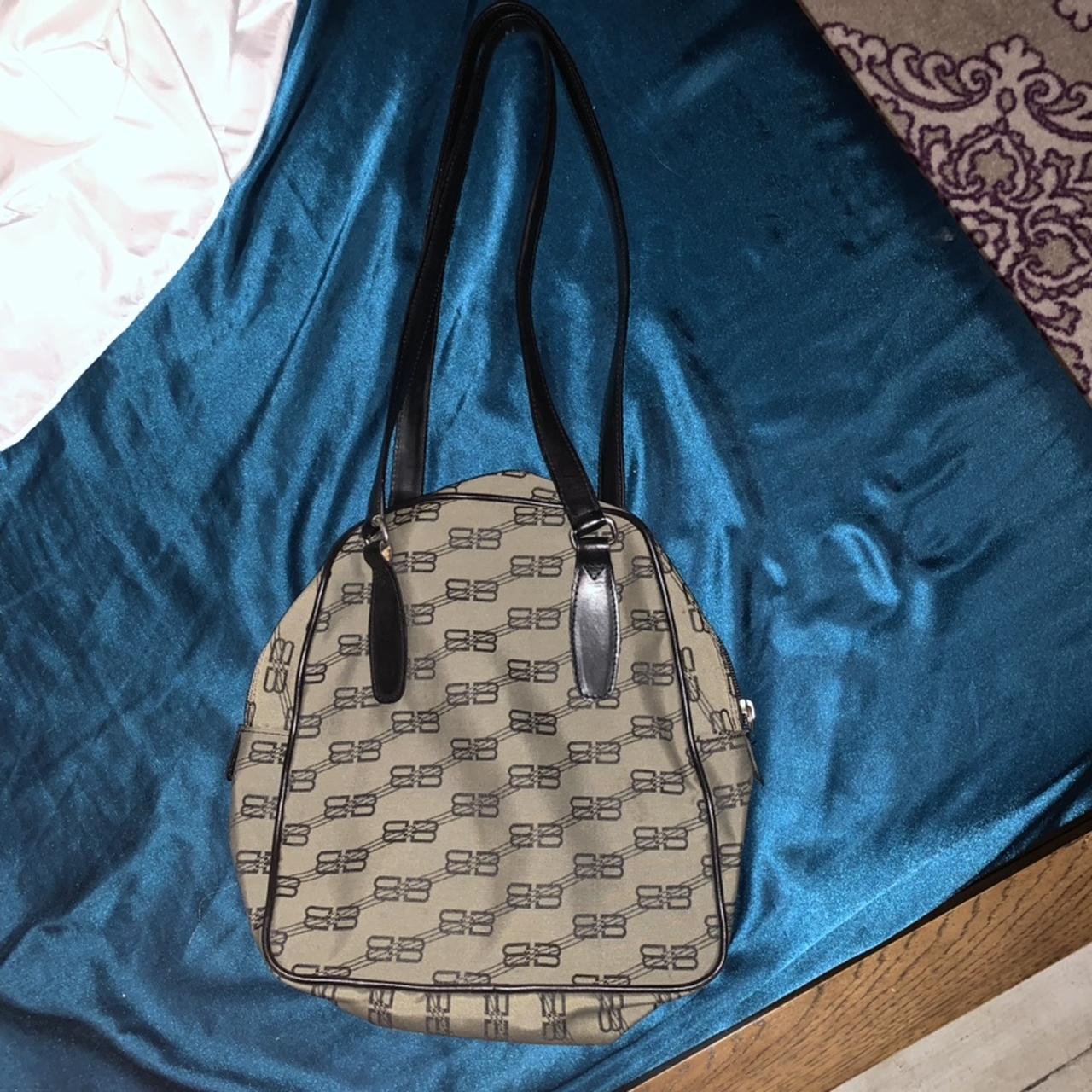 Authentic Balenciaga 90’s bag. Unique shape. Overall...