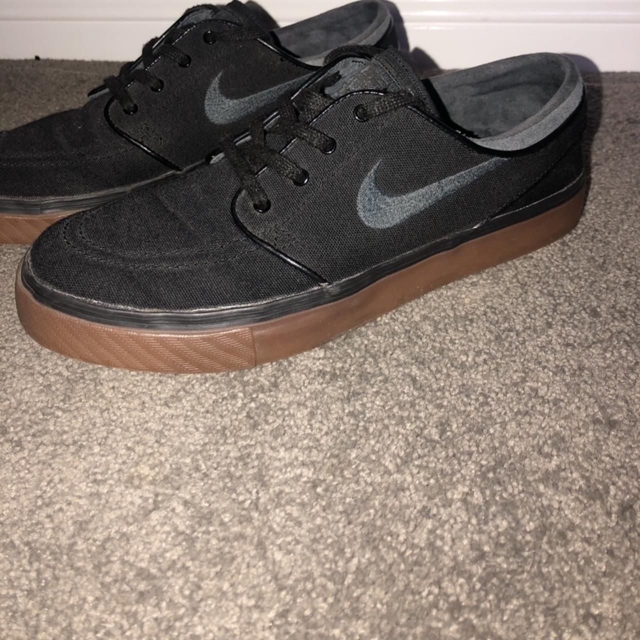 Nike janoski clearance gum sole