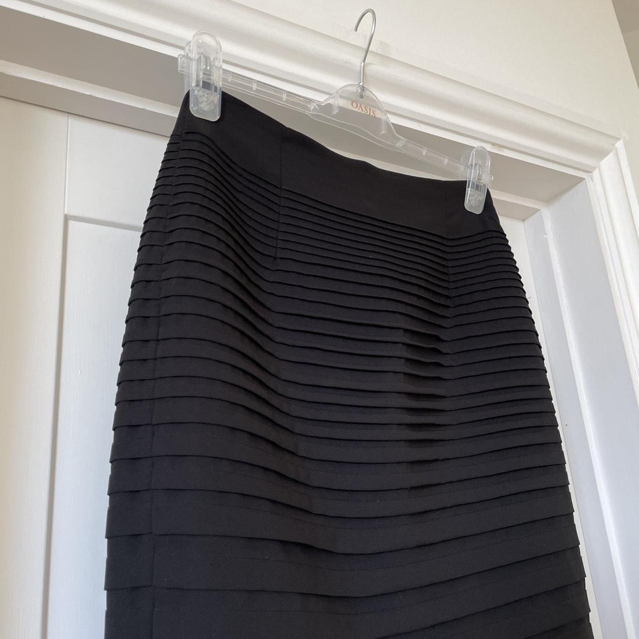 Hobbs Women's Black Skirt Depop