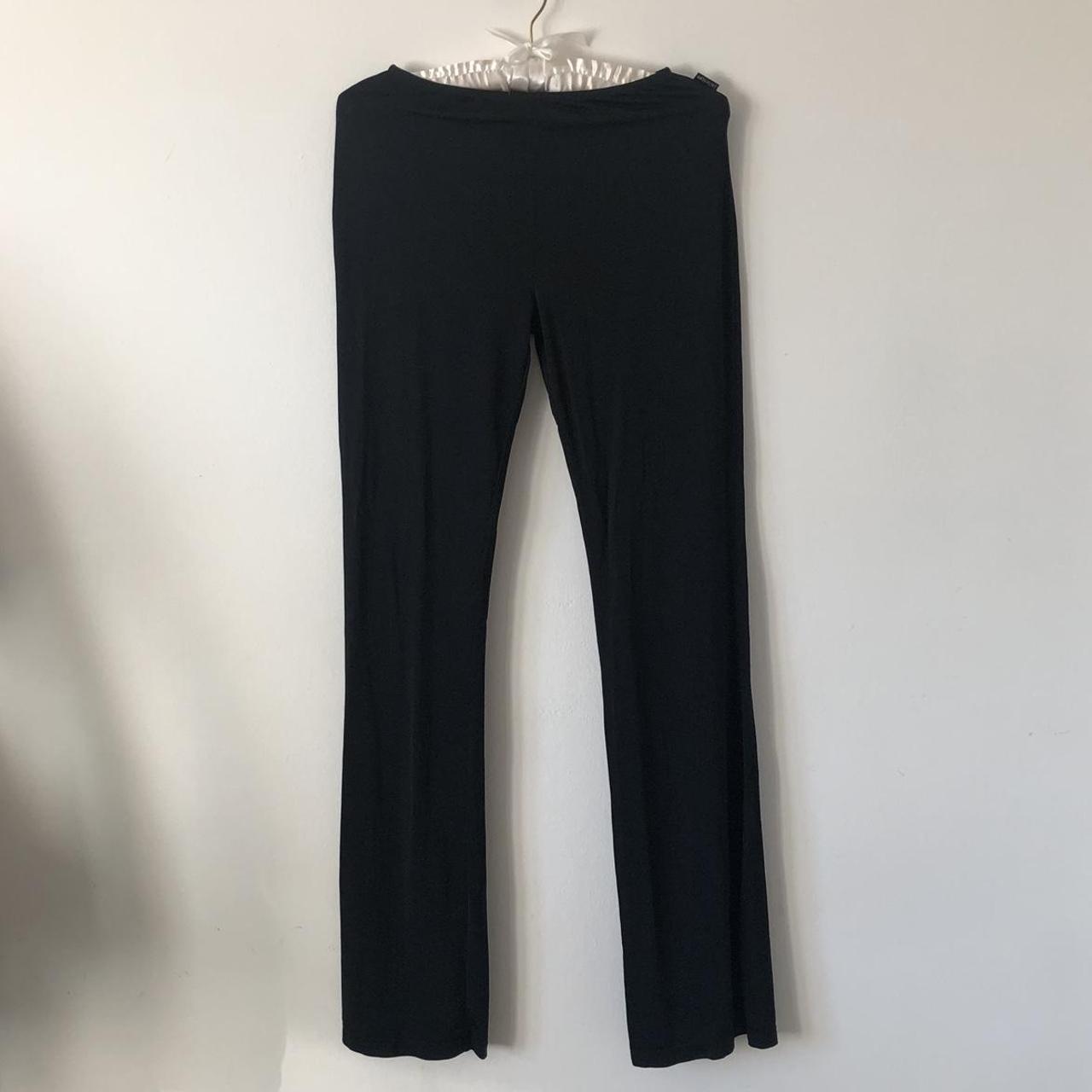 cutest Y2K black flare yoga pants S very stretchy... - Depop