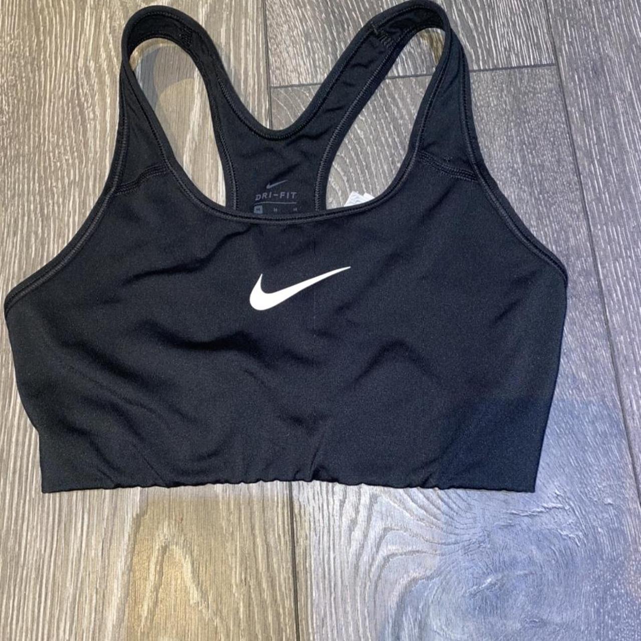 Nike Women's Vest | Depop