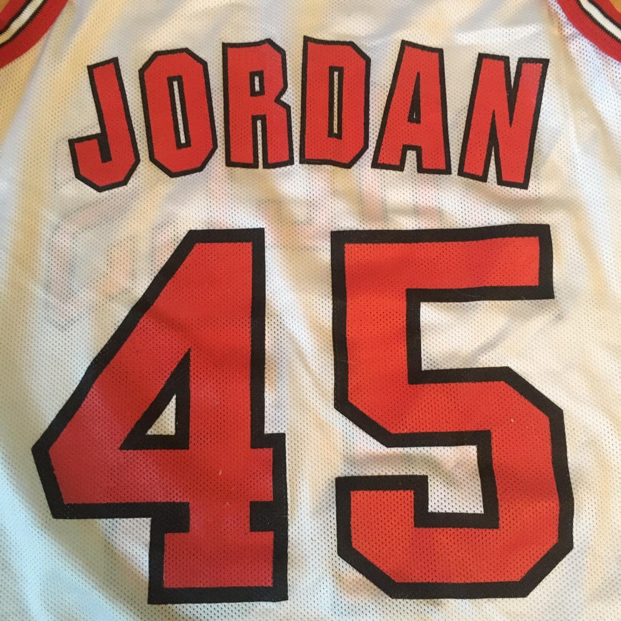 Michael Jordan 45 Chicago Bulls NBA Champion... - Depop