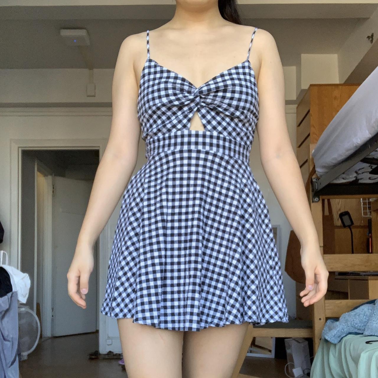 tie back plaid dress -no flaws -size small -so cute... - Depop