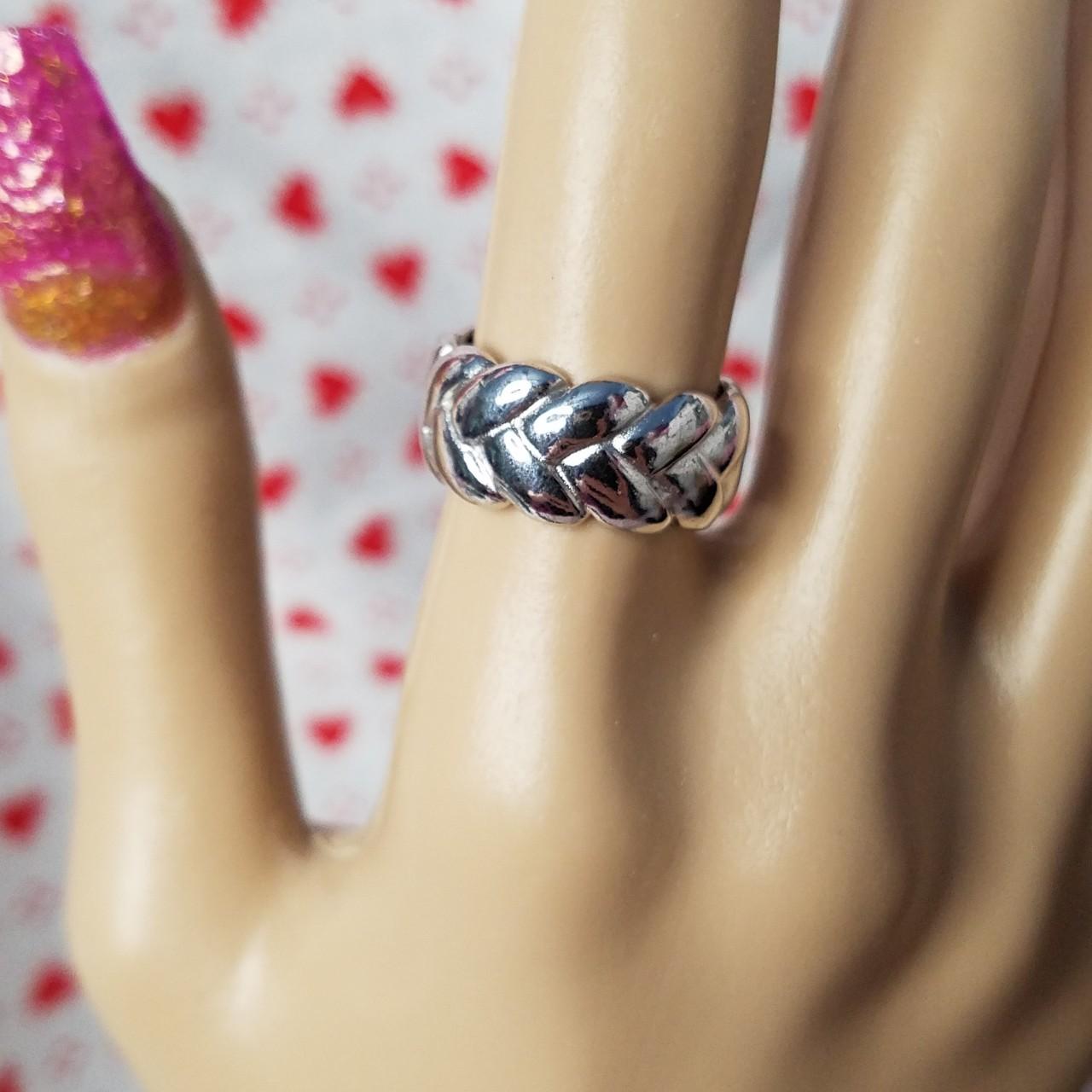 Product Image 1 - Sterling Silver Celtic Knot Ring

This