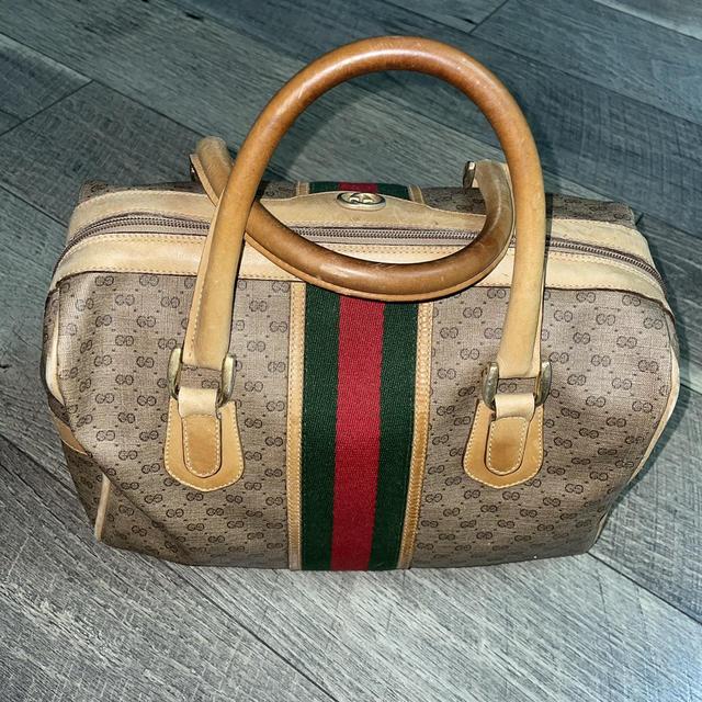 Gucci changing bag bought for £885 From Harvey - Depop