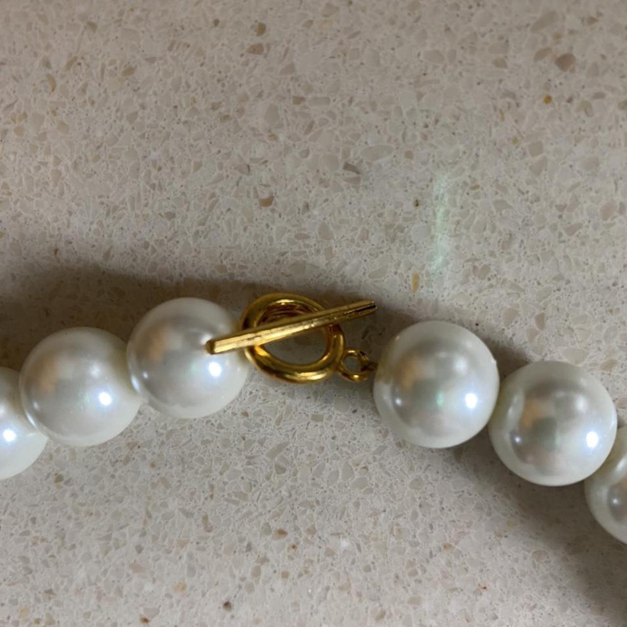 Women's Gold and White Jewellery (3)