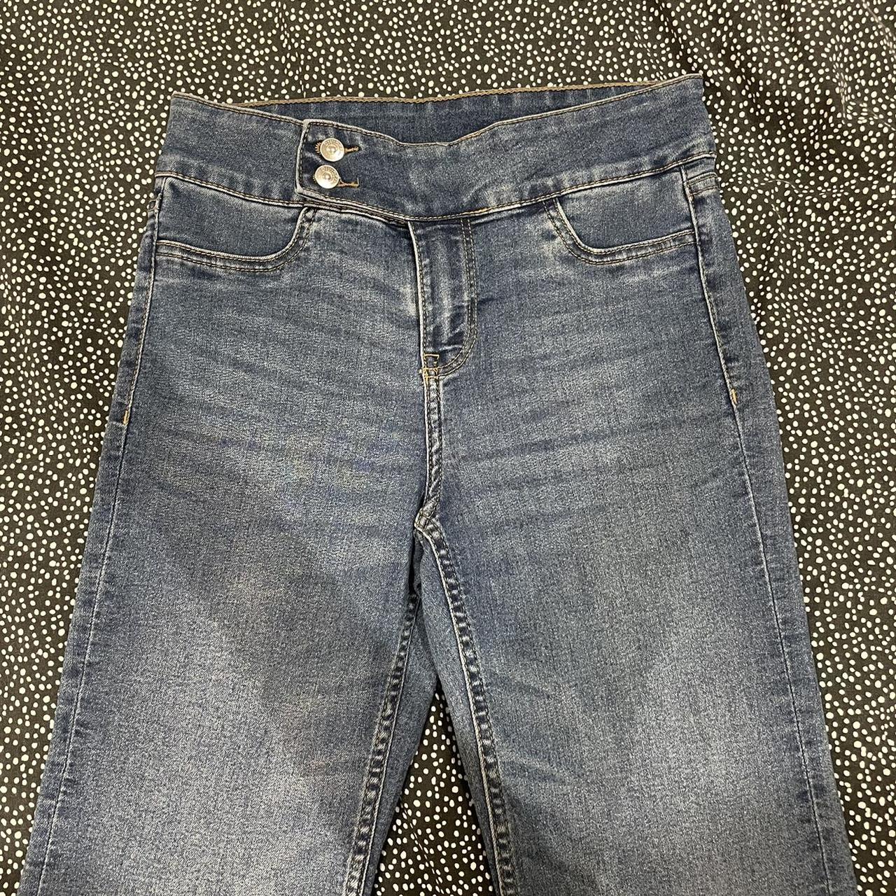 h&m low waisted flare jeans have a lot of stretch... - Depop