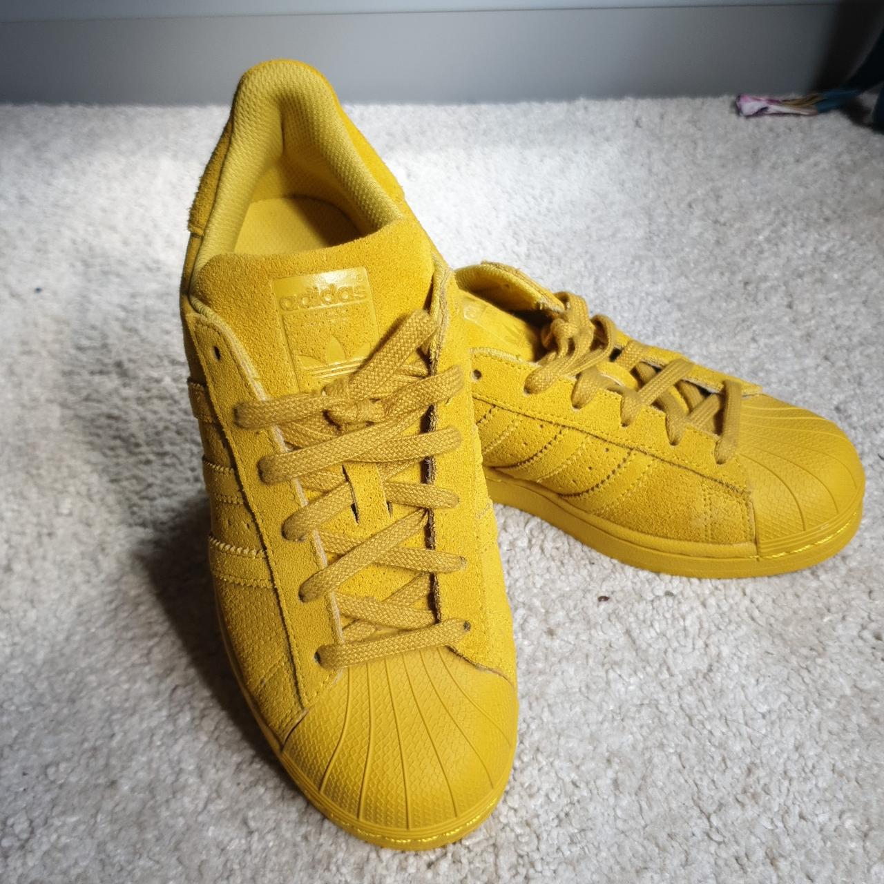 Eerder Rang Haringen 🍋 Brand NEW yellow suede Adidas Superstar trainers.... - Depop