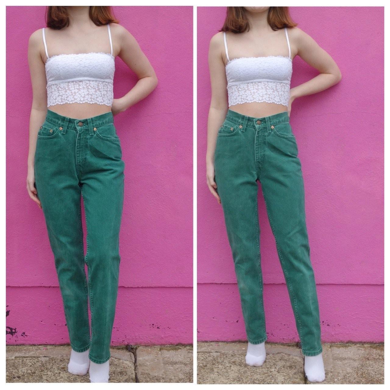 Levi's Women's Green Jeans Depop
