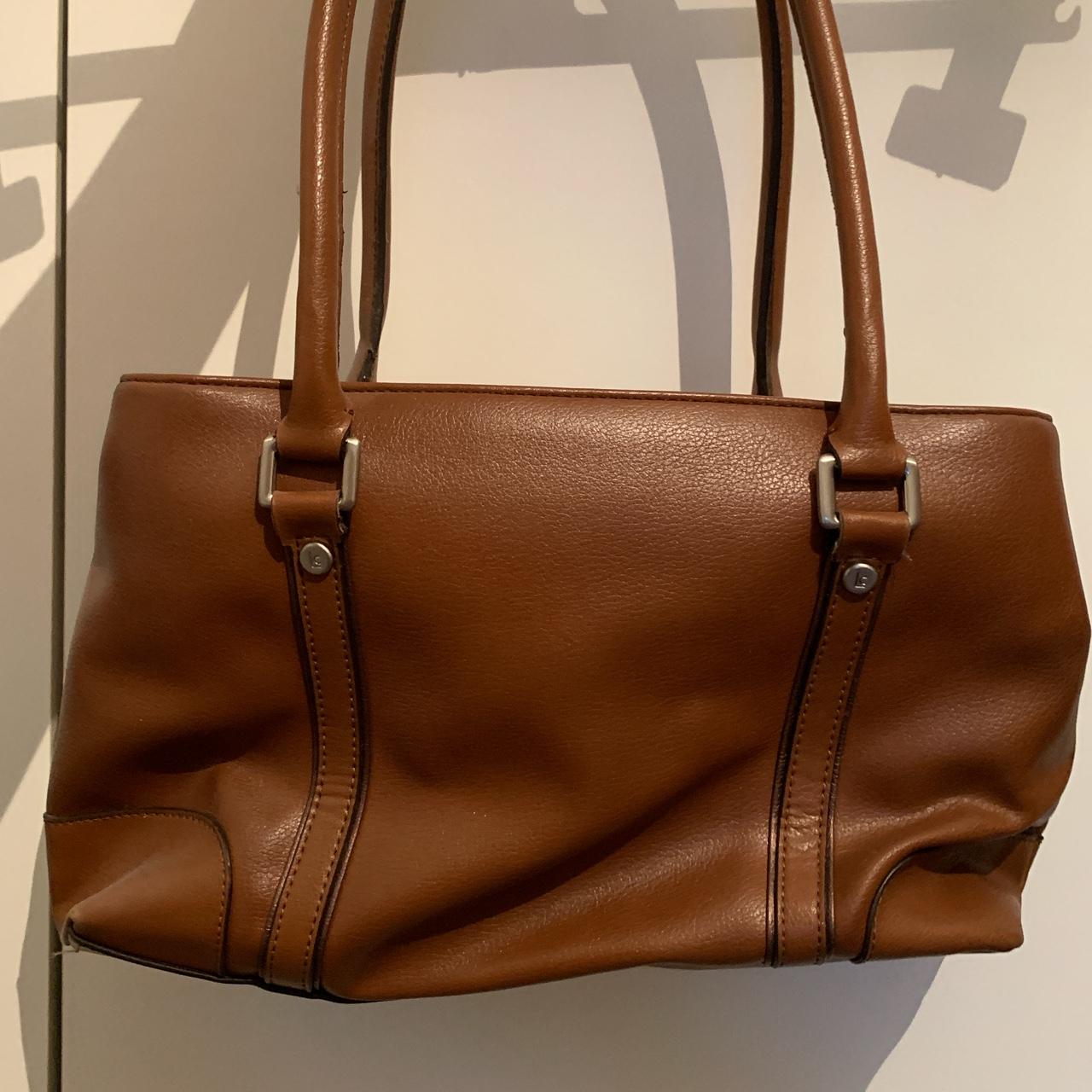 Liz Claiborne Brown Purse Leather ? Divided Compartment. LC-1441-P