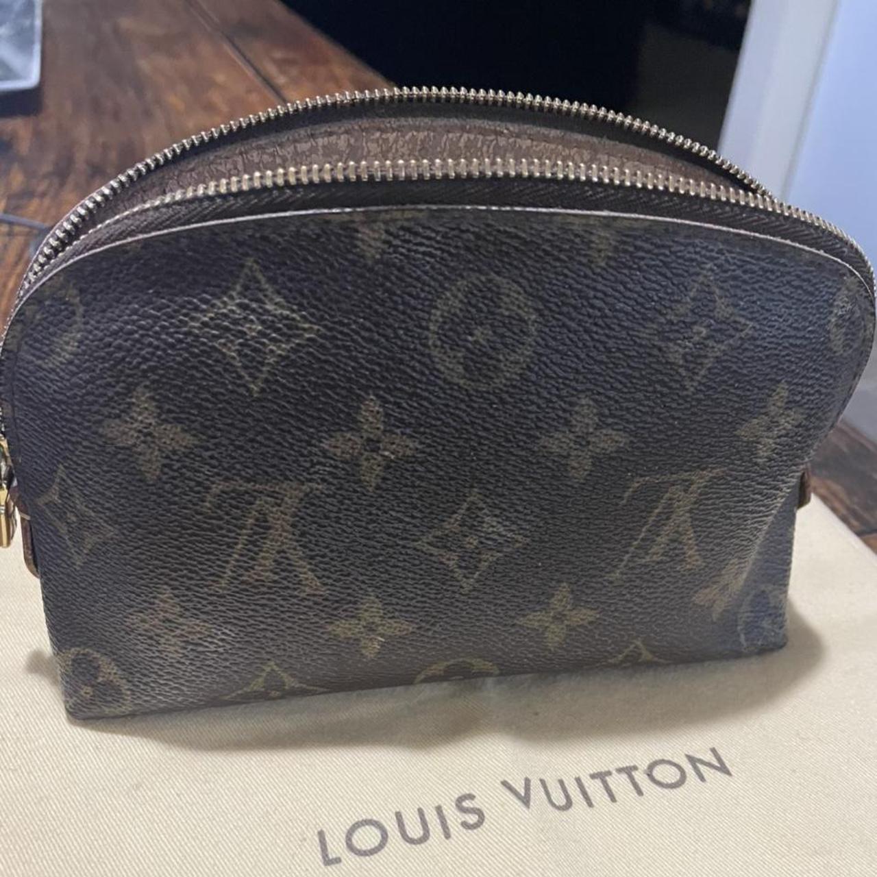 Louis Vuitton MONOGRAM Louis Vuitton Pouches & Cosmetic Bags