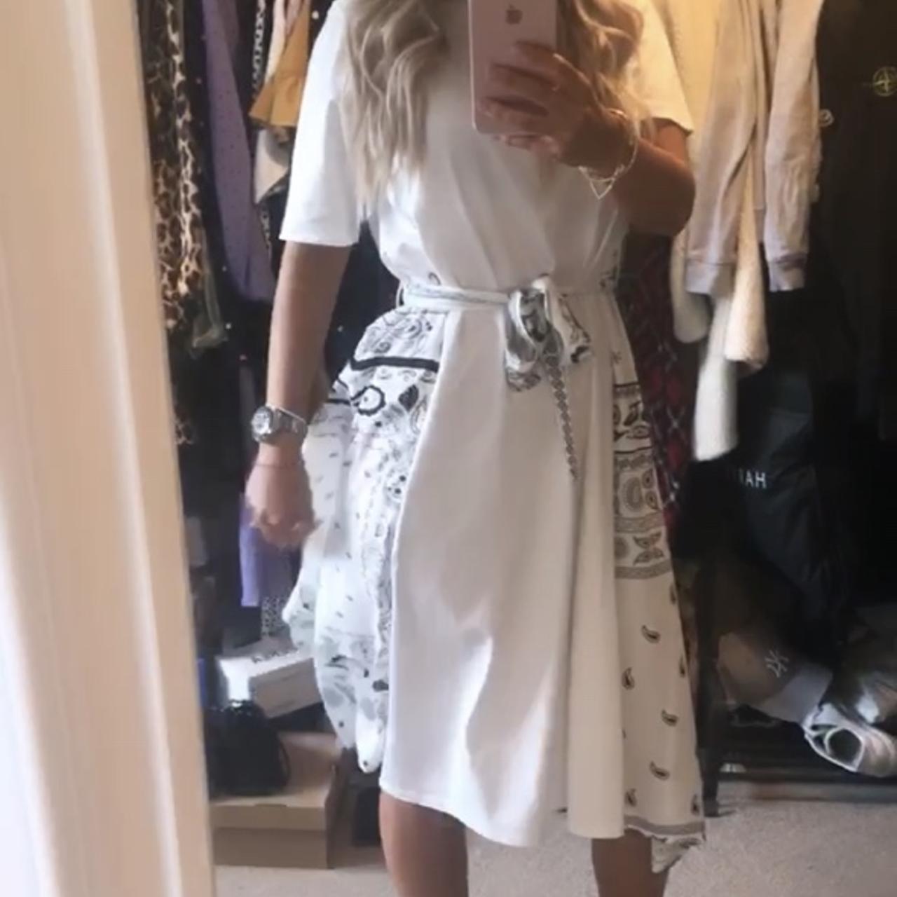 White T-shirt dress from Zara with print down Depop